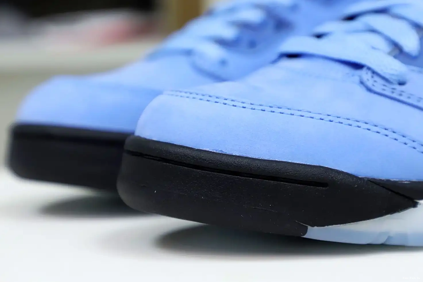 5 UNIVERSITY JORDAN SE Kimikick DV1310 401 BLEU RETRO AIR BLACK-WHITE BLUE 0409